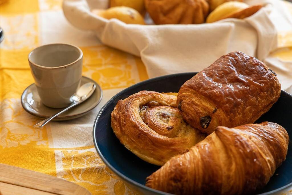 Gite Astara Ury Zewnętrze zdjęcie
